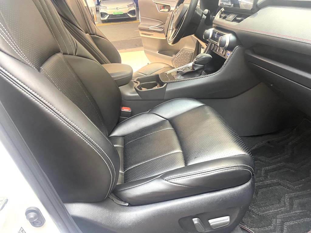 Toyota RAV4 Hybrid E+ 2WD Urban Pro 2.5L 2022