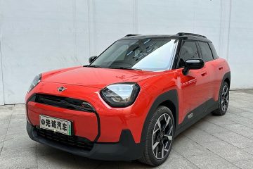 Электромобиль MINI Aceman E Classic 2024