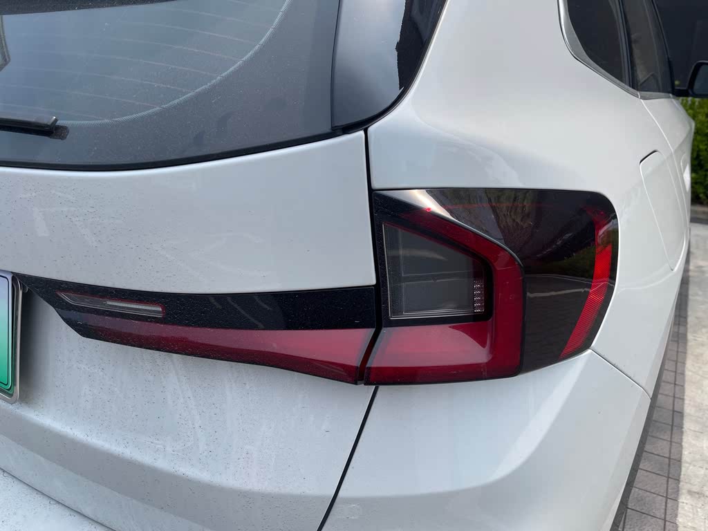 BMW iX1 2023 eDrive25L X Design