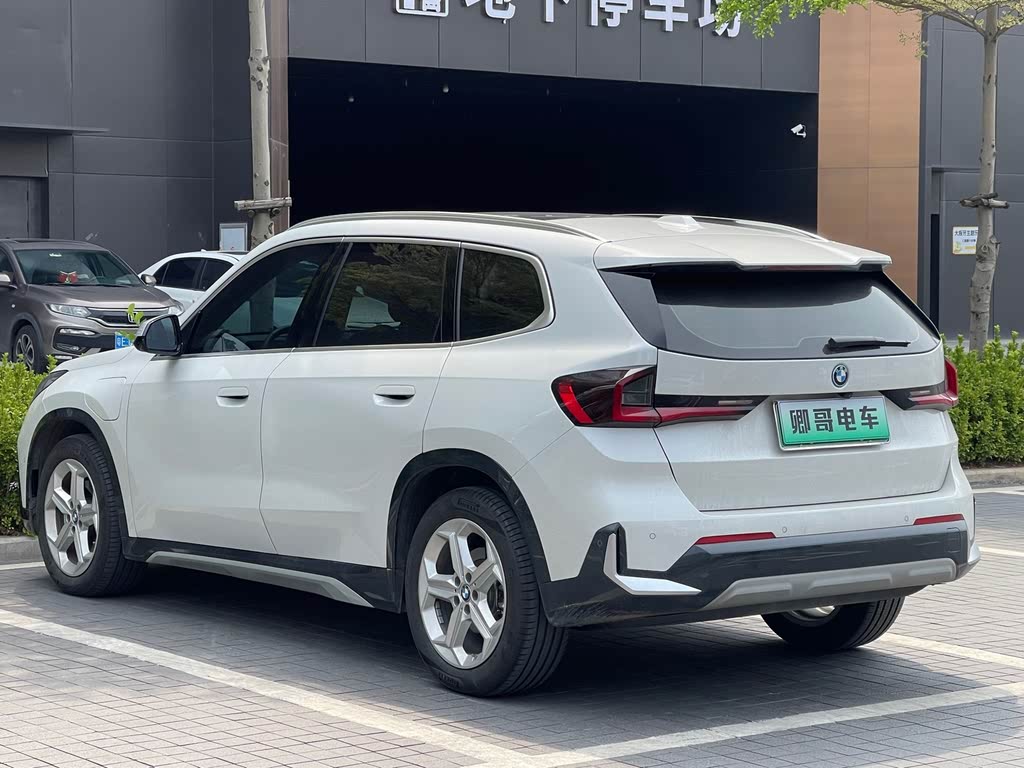 BMW iX1 2023 eDrive25L X Design