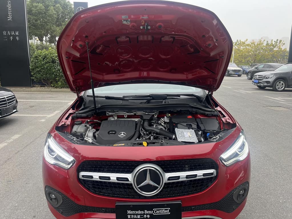 Mercedes-Benz GLA 200 2022 года