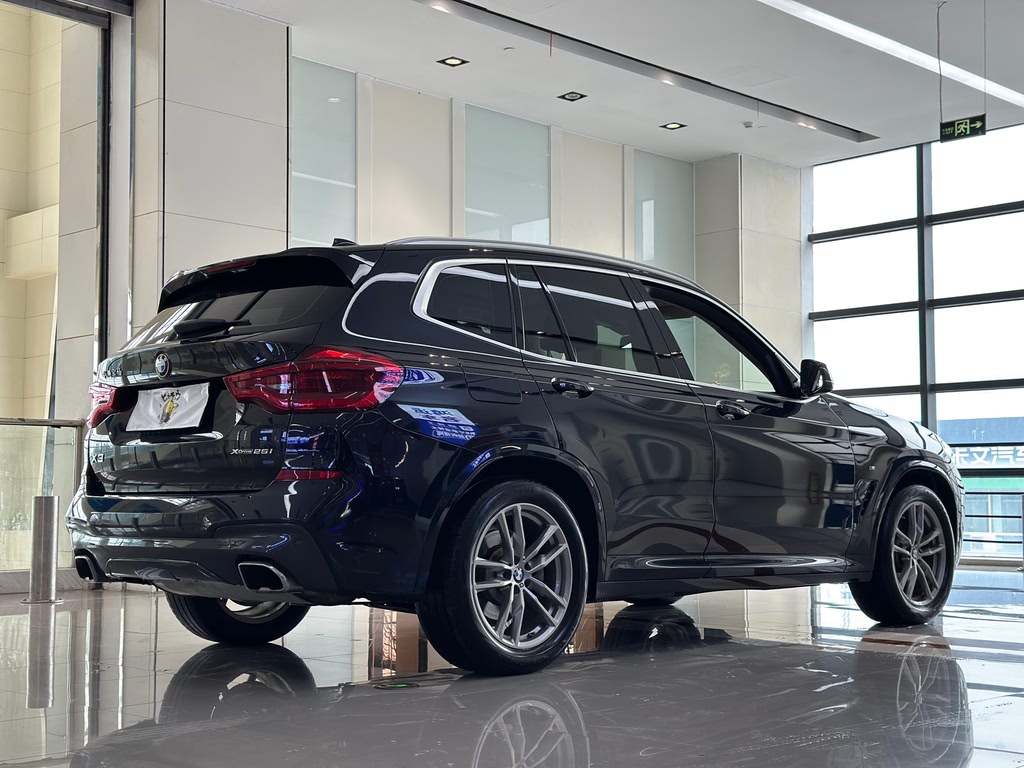 BMW X3 xDrive25i M Sport Package 2021
