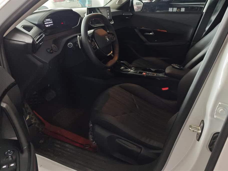 Peugeot 2008 230THP THE ONE 2022 года