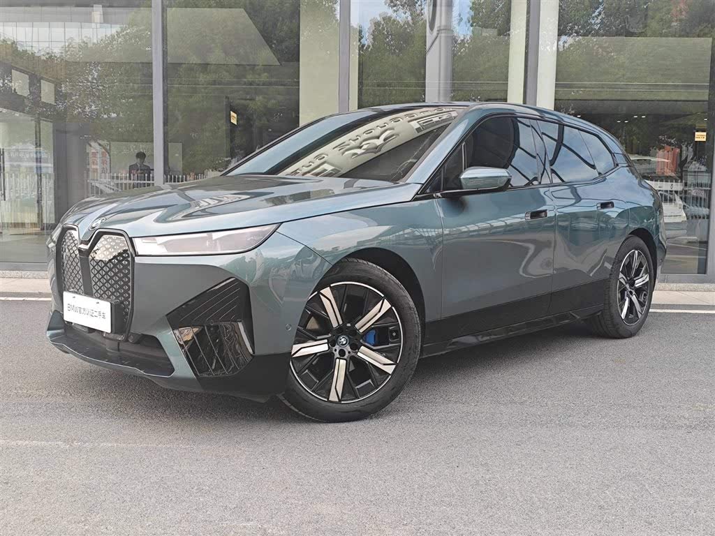 BMW iX xDrive40 2022 года