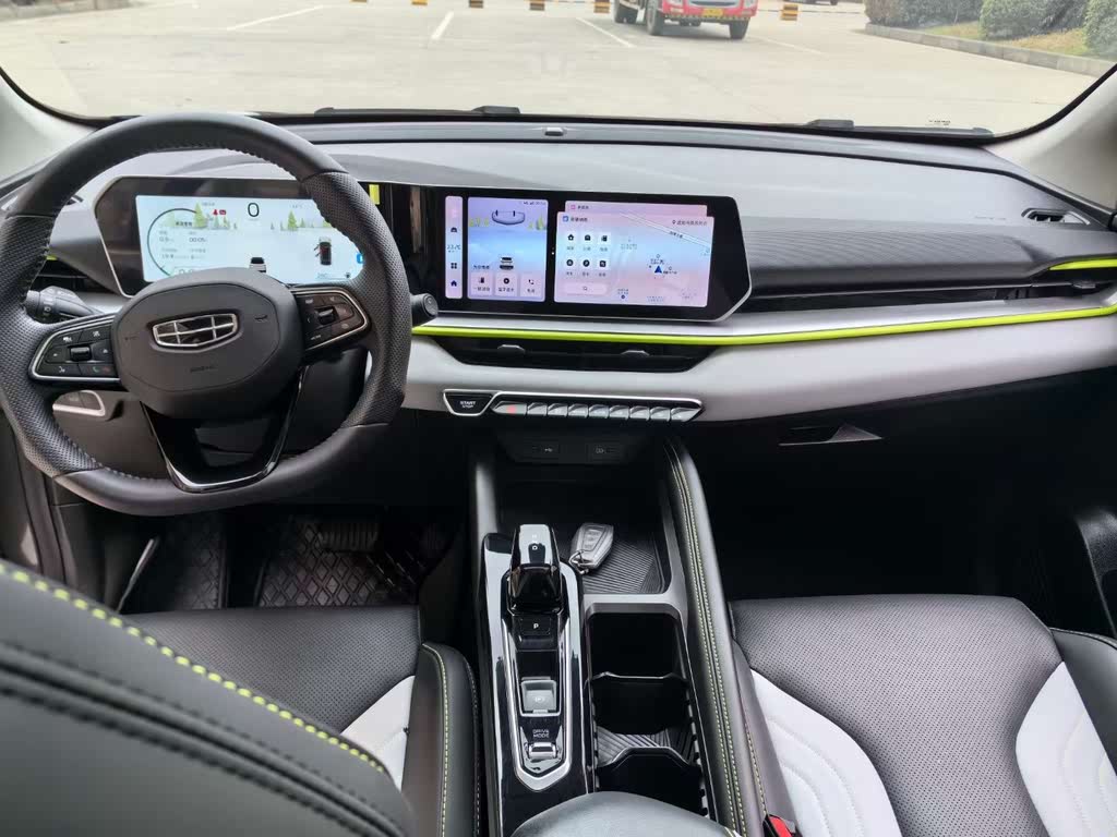 Geely Coolray 2022 1.5TD DCT Geeker