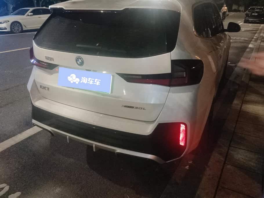 BMW iX1 xDrive30L M Sport Package 2023