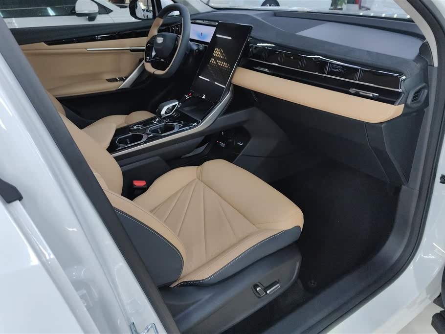 Geely Boyue L 2023 1.5TD DCT Premium