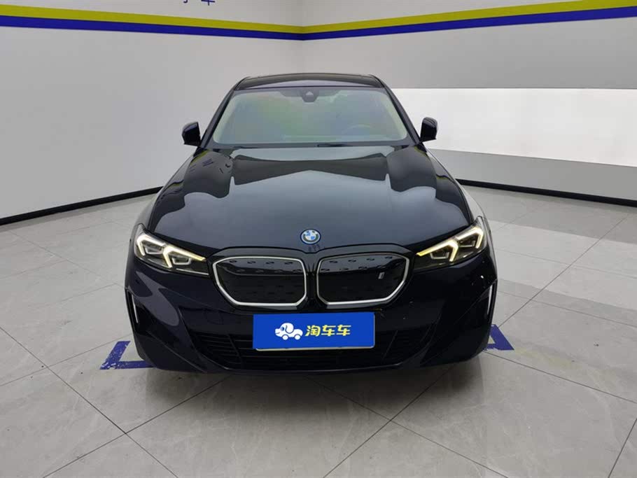 BMW i3 eDrive35L 2022 года