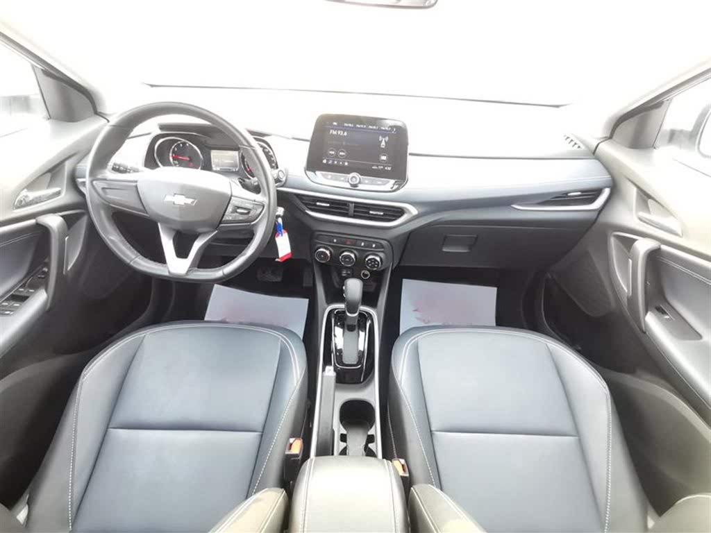 Chevrolet Trax 325T 2021 года, комплектация "Automatic Dynamic", соответствует экологическому стандарту China VI.