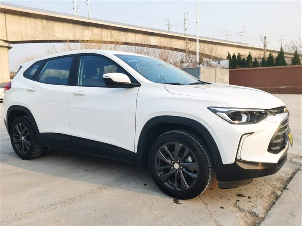 Chevrolet Trax 325T 2021 года, комплектация "Automatic Dynamic", соответствует экологическому стандарту China VI.