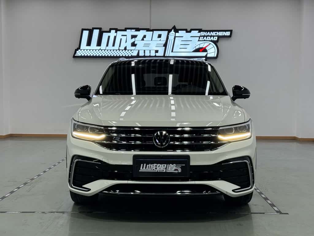 Volkswagen Tiguan X 2021 330TSI Передний привод Flagship