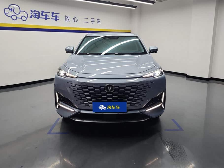 Changan UNI-K iDD 2022 1.5T (130 км) Prestige