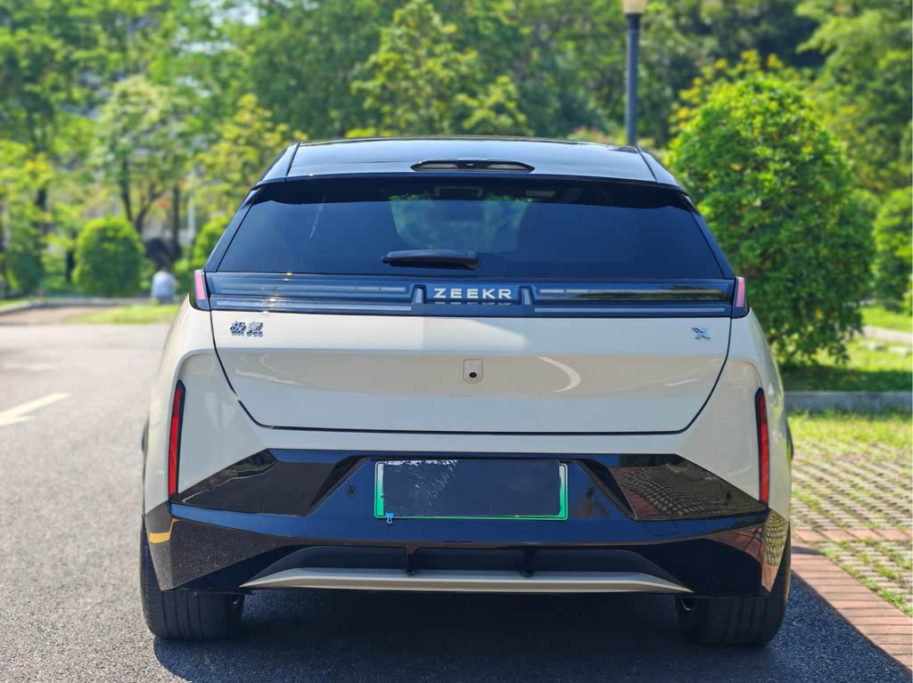 ZEEKR X 2024, 4-местная заднеприводная версия