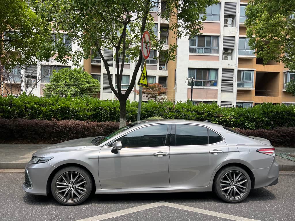 Toyota Camry 2021 2.5G Premium