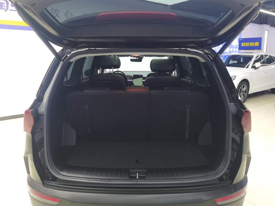 Hyundai Custo 2021 380TGDi LUX Premium