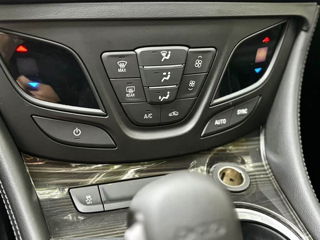 Buick Envision Plus 532T 2WD Leading 2021