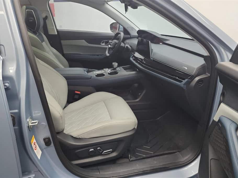 Changan UNI-K iDD 2022 1.5T (130 км) Prestige
