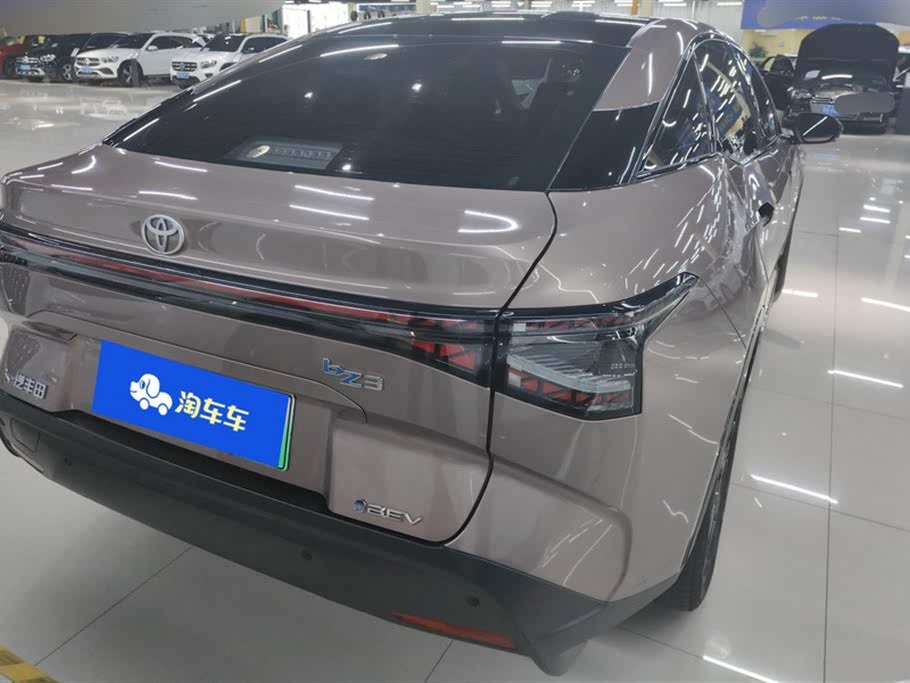Toyota bZ3 2023 Long Range Premium (616 км)