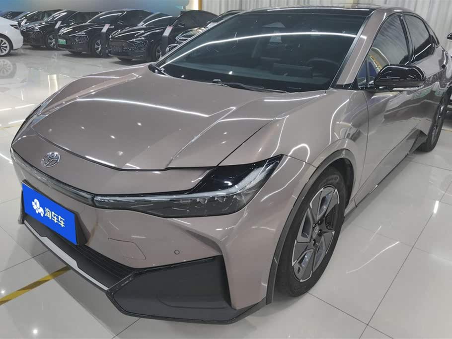 Toyota bZ3 2023 Long Range Premium (616 км)