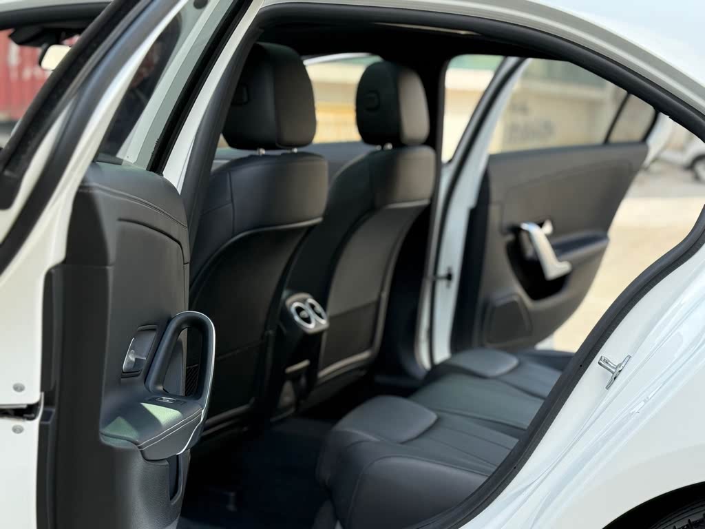 Mercedes-Benz A-Класс A 200 L Седан Sport Style 2022
