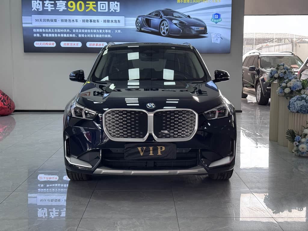 BMW iX1 2023 eDrive25L X Design
