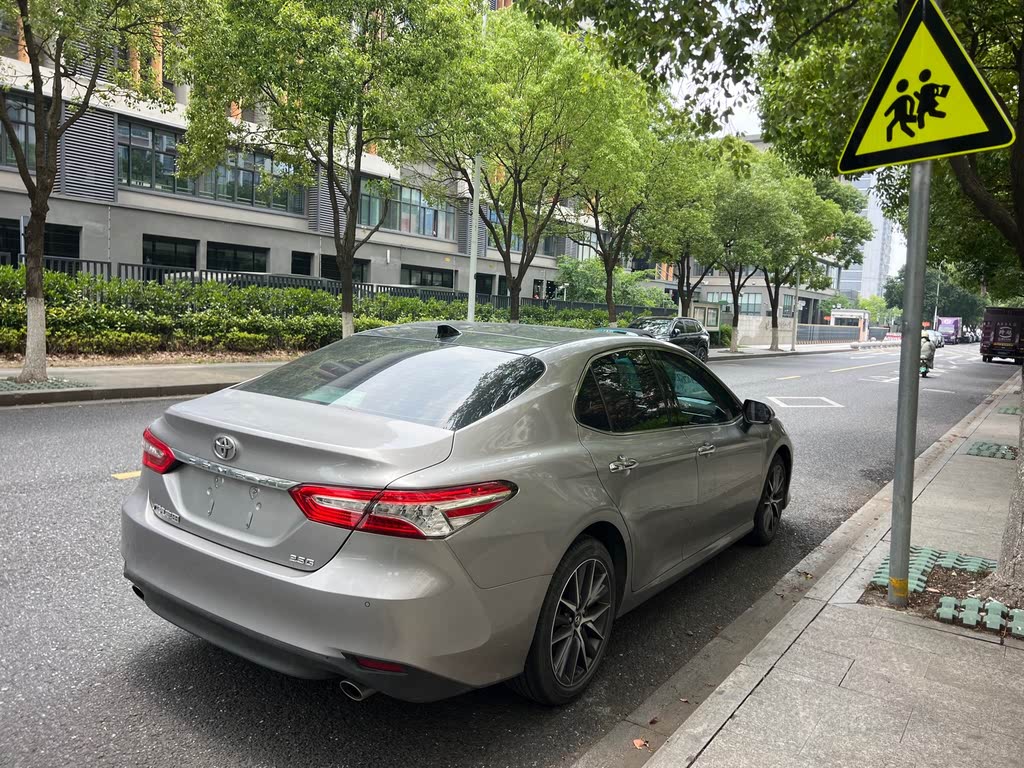 Toyota Camry 2021 2.5G Premium