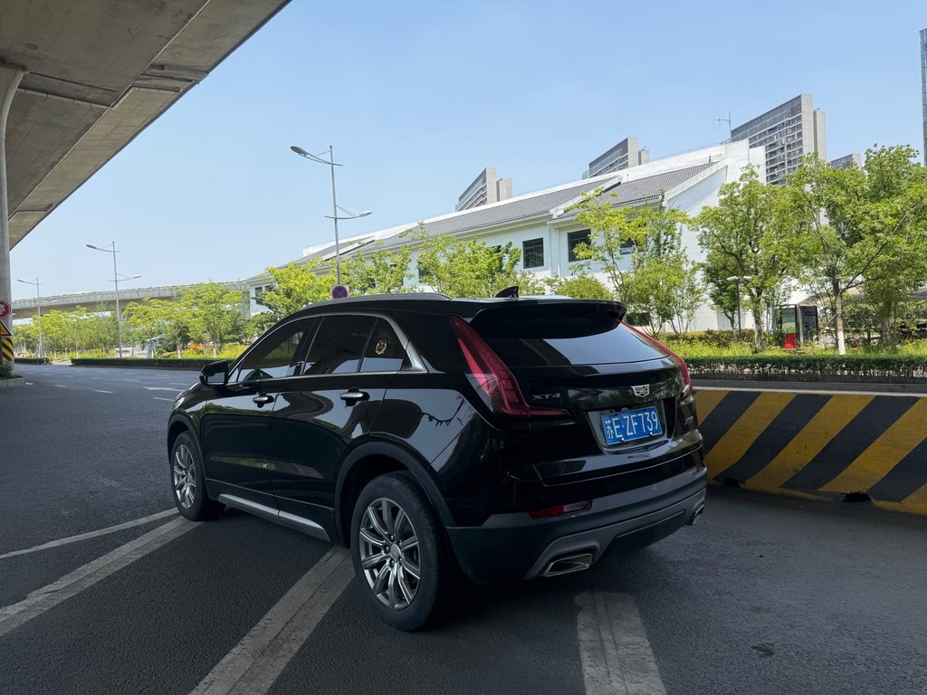 Cadillac XT4 28T Luxury (2WD) 2020 модельного года (рестайлинг)