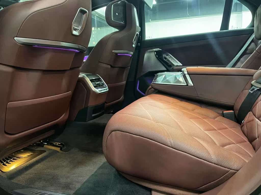BMW i7 eDrive50L M Sport Package (2023)