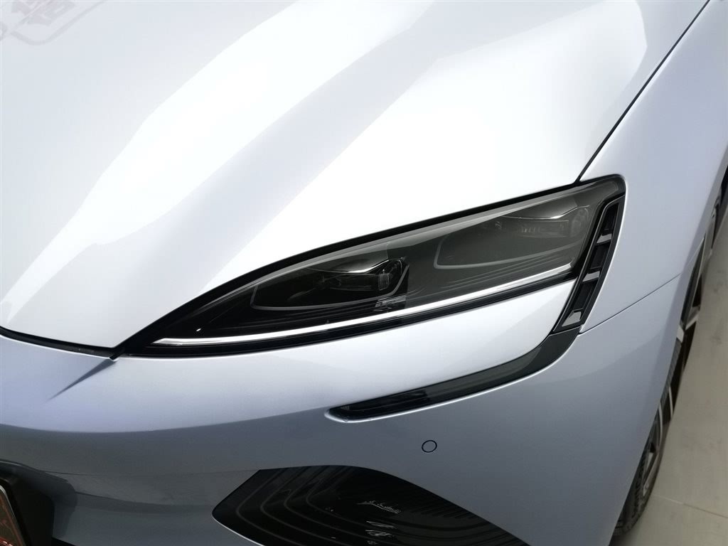 BYD Seal 2022 650 км, полноприводная версия Performance