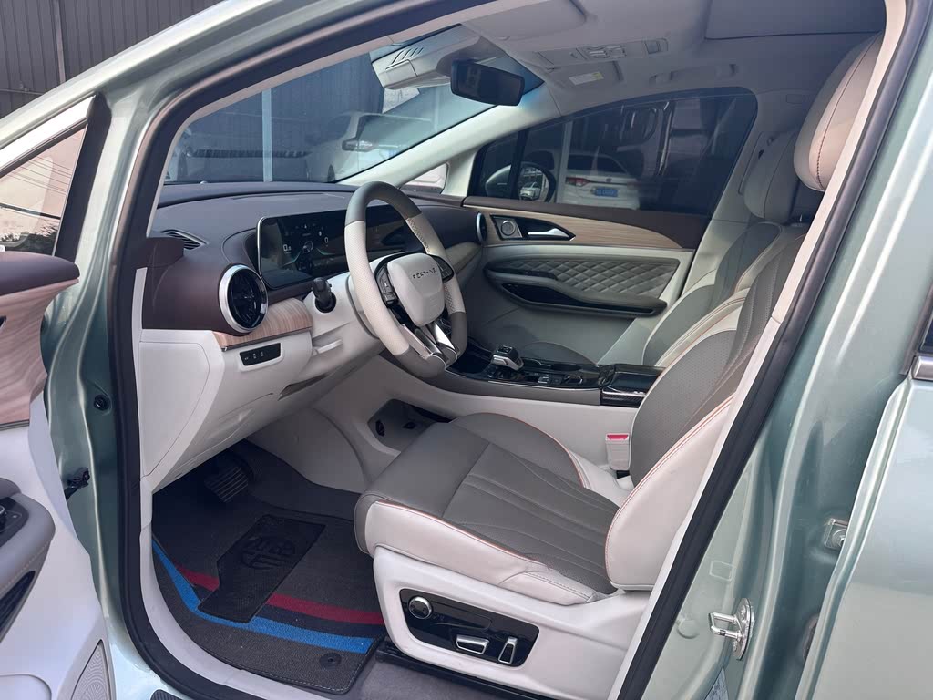 Forthing Yacht 2022 1.5T DCT Wave Edition