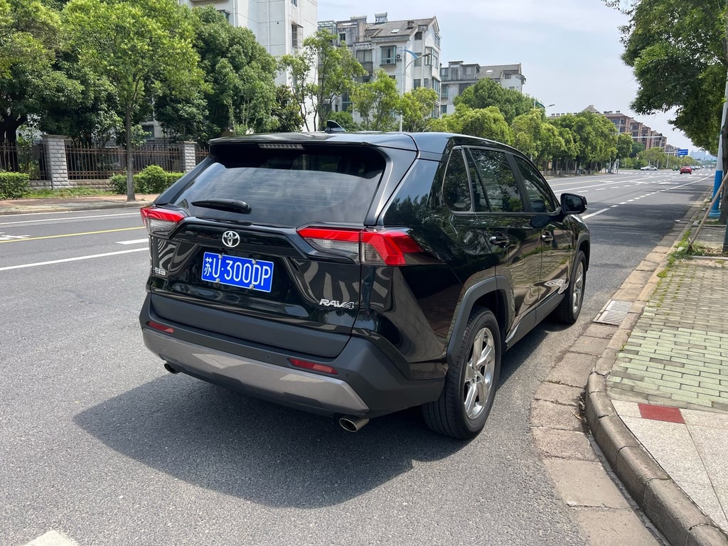 Toyota RAV4 2.0 CVT 2WD Fengshang Plus 2022