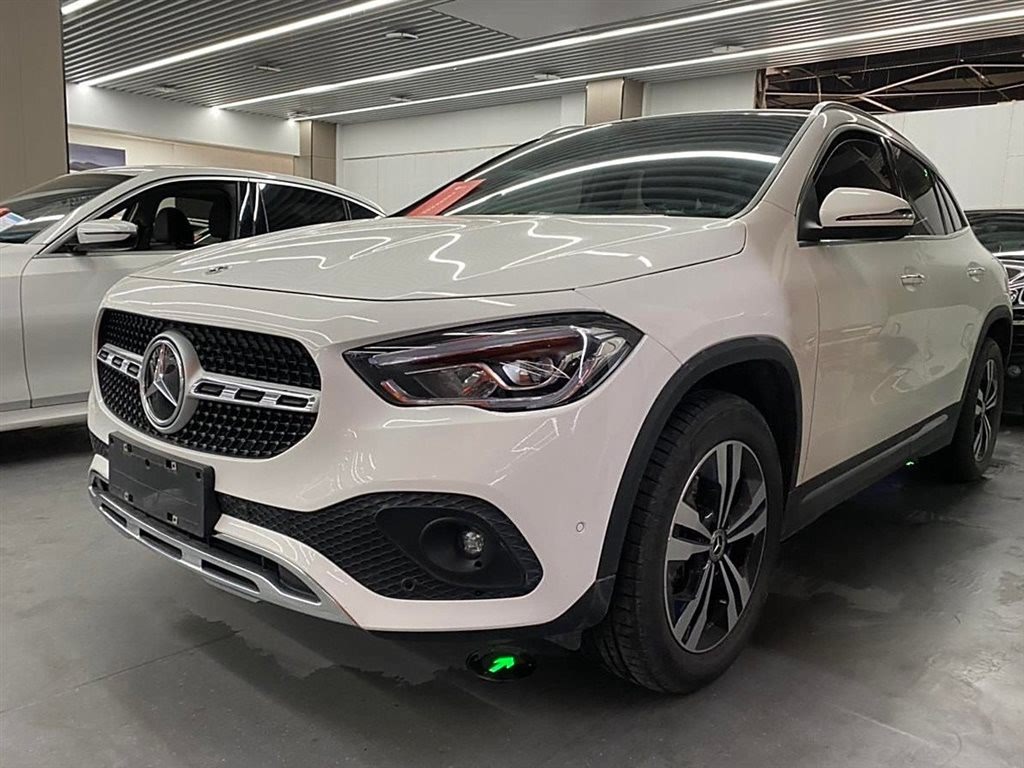 Mercedes-Benz GLA 180 (2020)