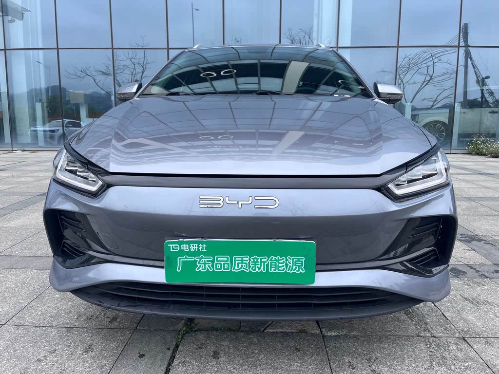 BYD e2 2023 Luxury