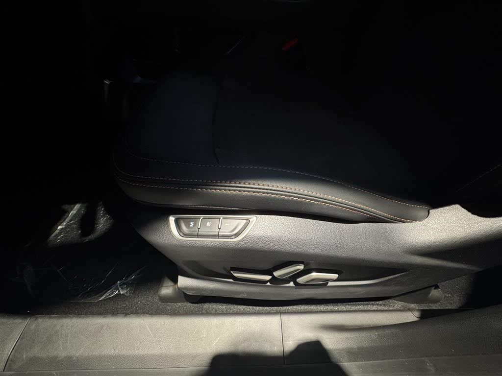 Geely Haoyue L 2.0T DCT Premium 2025