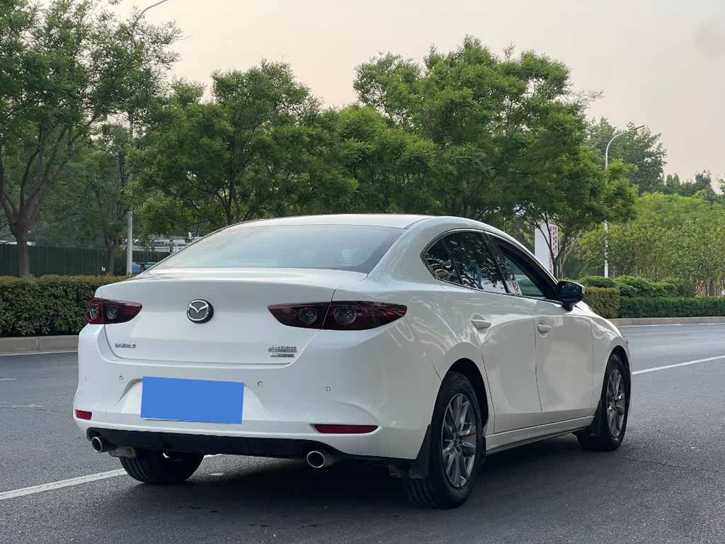 Mazda 3 Axela (BM) 1.5 AT Comfort 2021