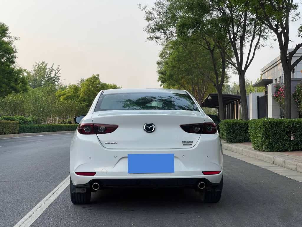 Mazda 3 Axela (BM) 1.5 AT Comfort 2021