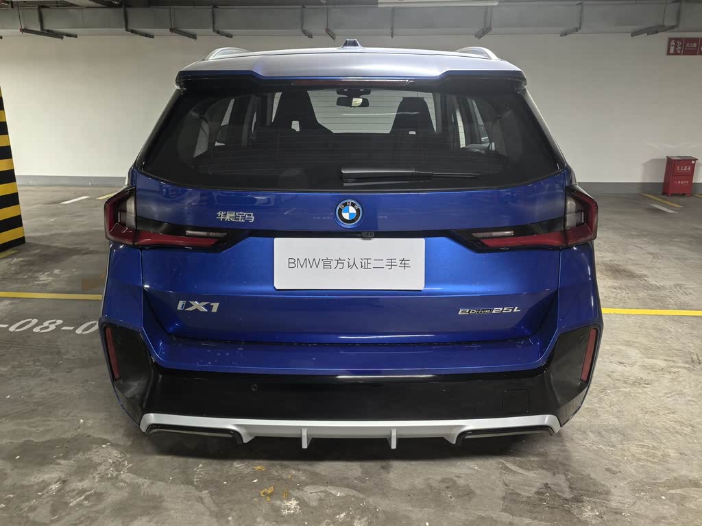BMW iX1 eDrive25L M Sport Package (2023)