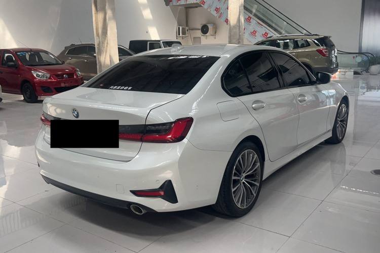 BMW 3 Series 320i 2021