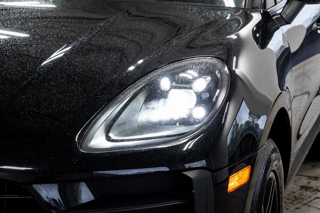 Porsche Macan Black edit 2020