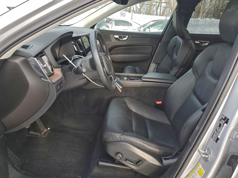 VOLVO XC60 T5 MOMENTUM 2021