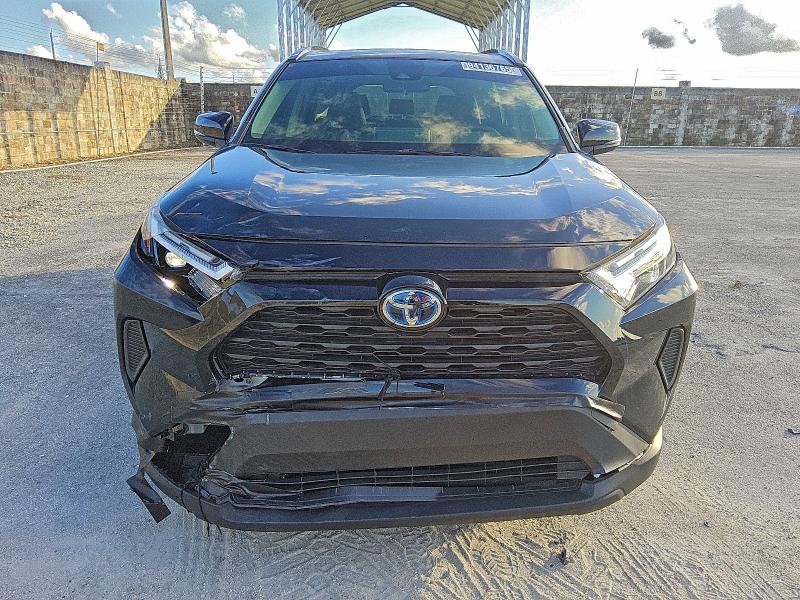 TOYOTA RAV4 XLE 2023
