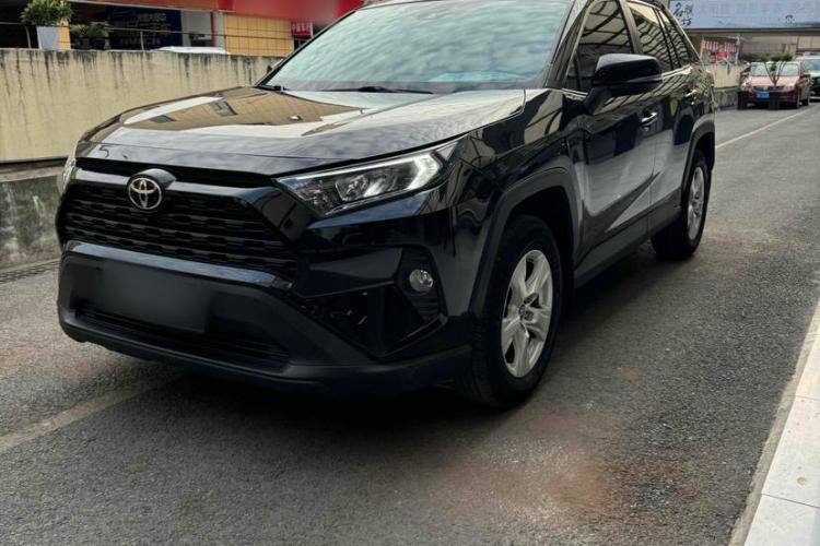 TOYOTA RAV4 2021
