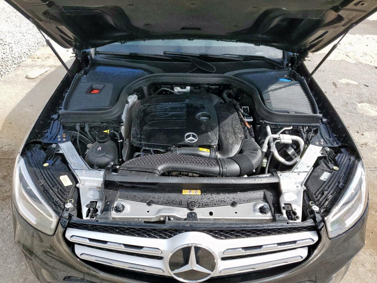 MERCEDES-BENZ GLC 300 2022