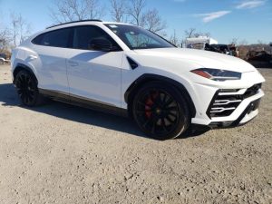 LAMBORGHINI URUS 2021