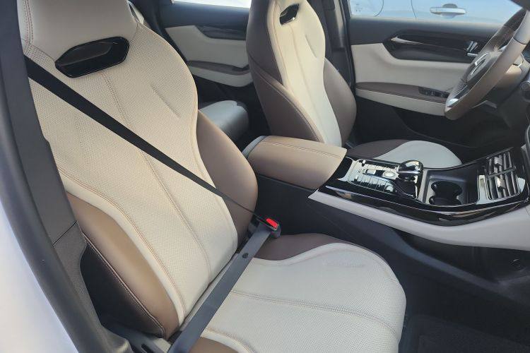 BYD Qin PLUS Honor Edition DM-i 55KM Leading Model 2024