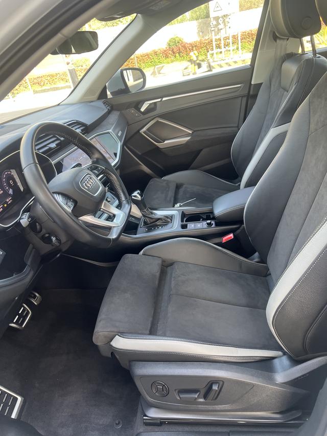 AUDI Q3 40 2021