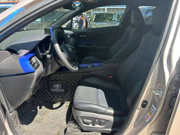 TOYOTA C-HR 2020
