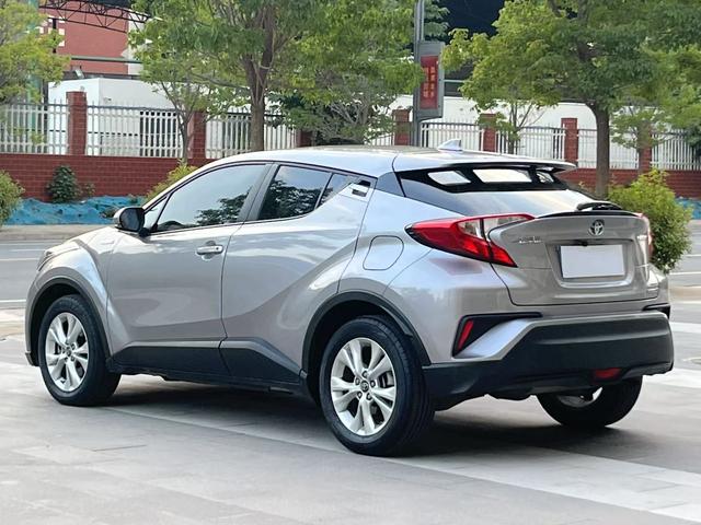 TOYOTA C-HR 2021