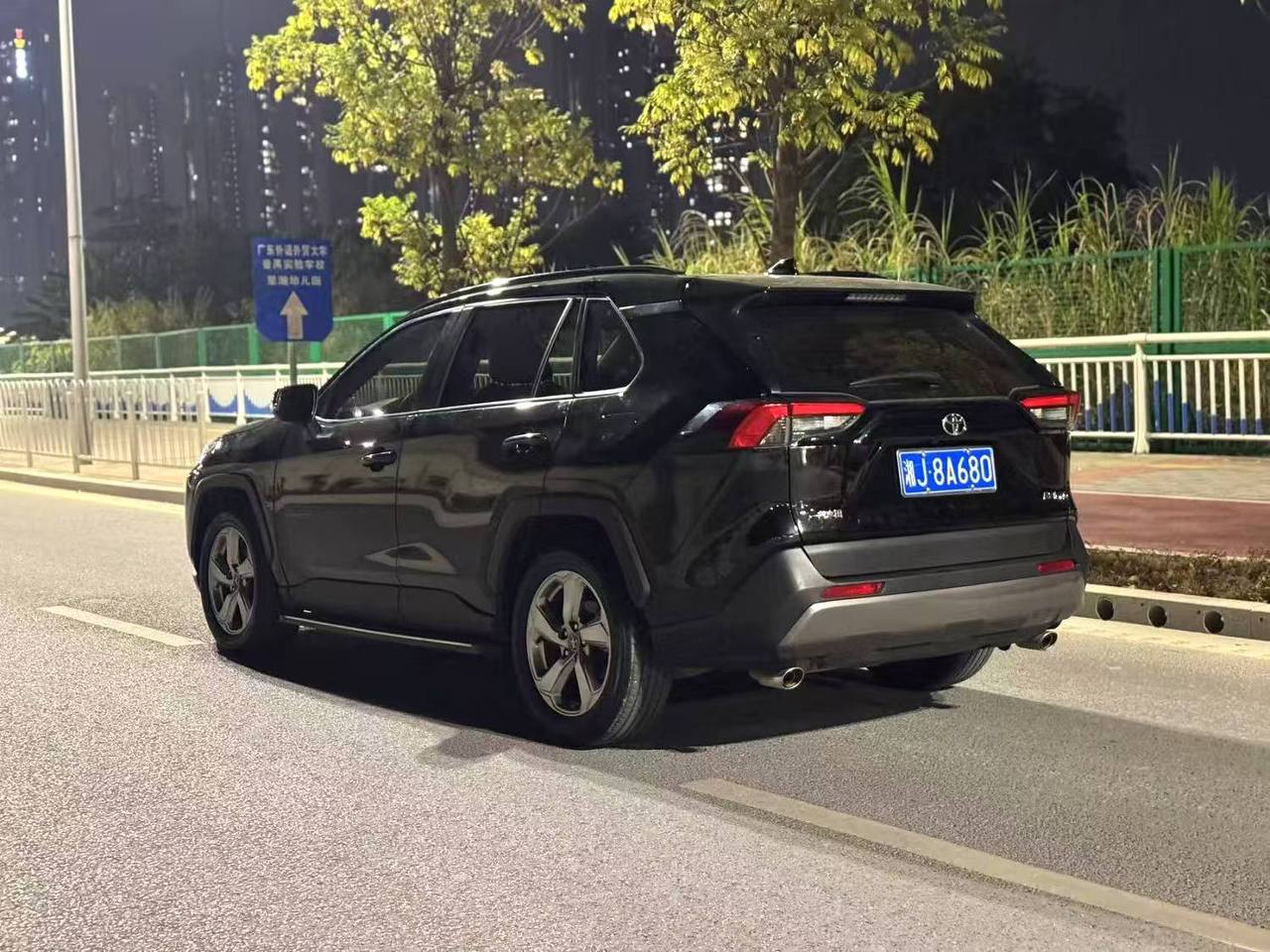 TOYOTA RAV4 2021