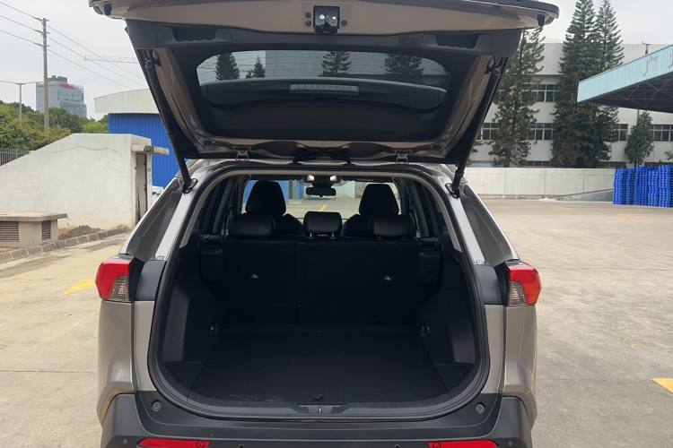 TOYOTA RAV4 2020